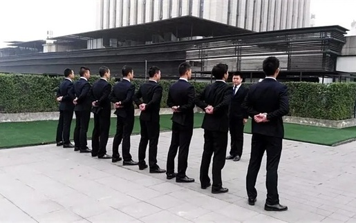 启东揭秘：如何选择靠谱的收债公司？老司机给你支招